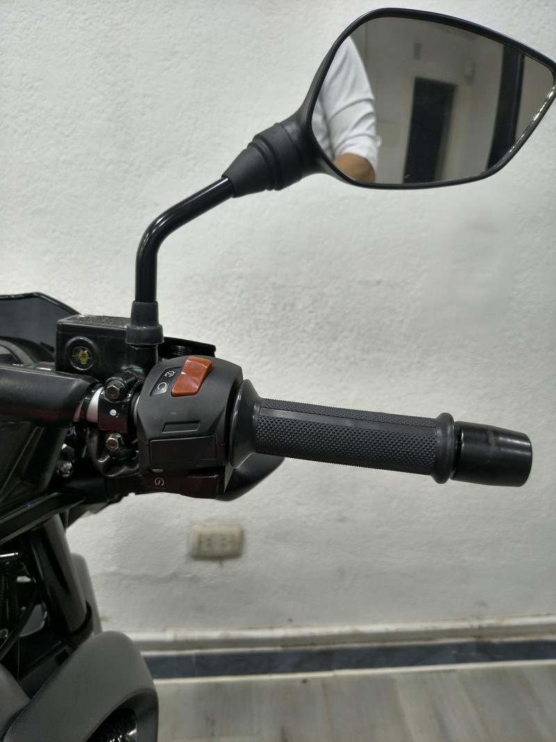 Bajaj ROUSER LS 125 FULL foto 12
