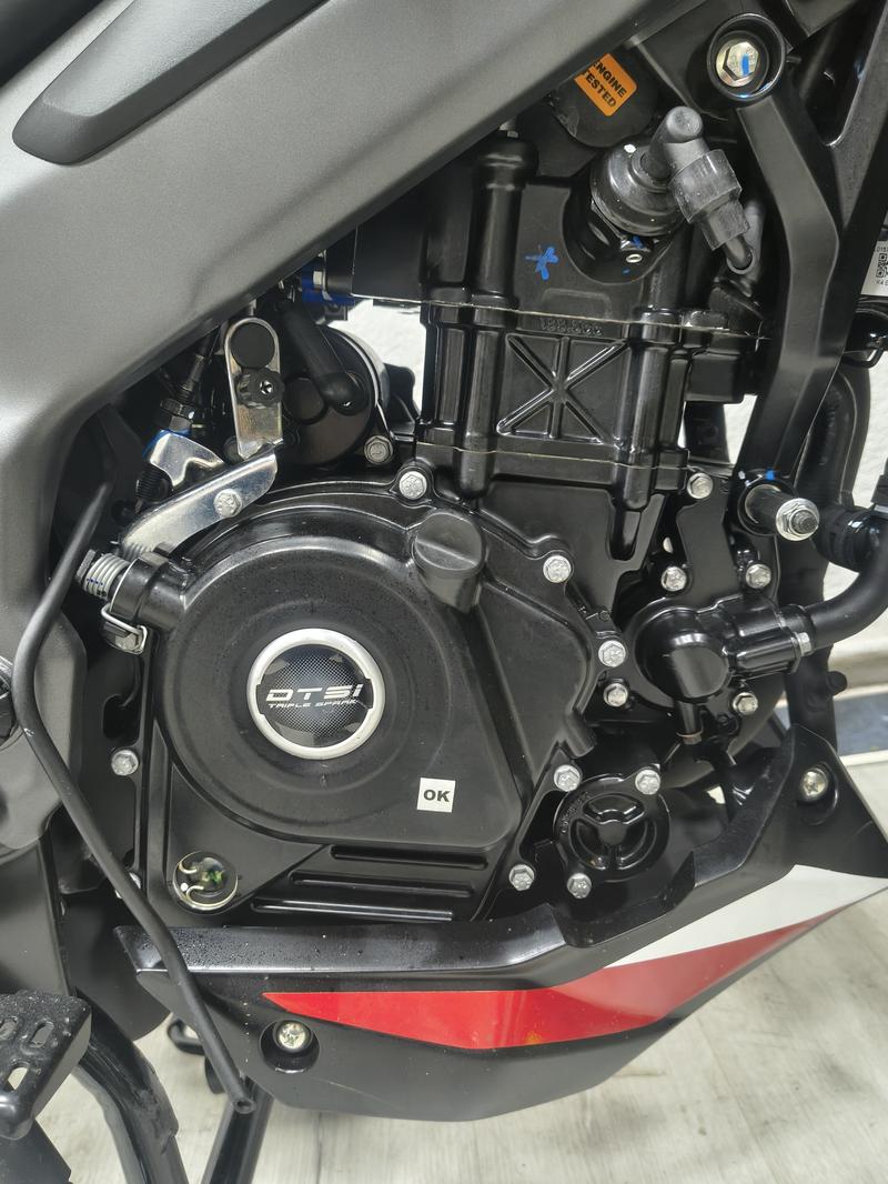 Bajaj ROUSER NS 200 2026 FULL foto 16