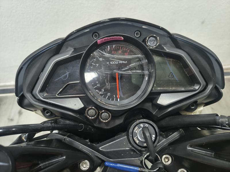 Bajaj ROUSER NS 200 2026 FULL foto 18