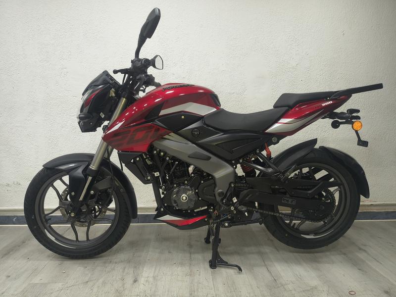 Bajaj ROUSER NS 200 2026 FULL foto 9